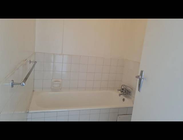 2 BEDROOM PROPERTY TO RENT IN BEDFORD GARDENS
